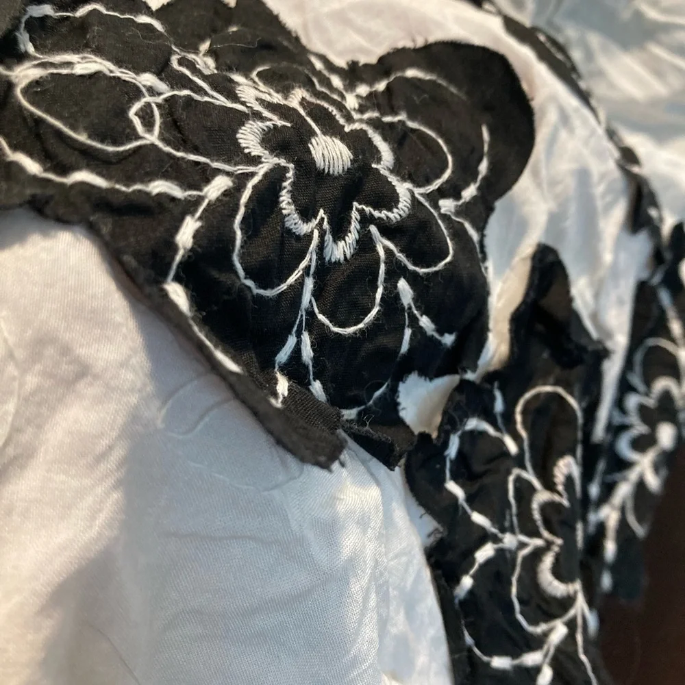 Embroidered 2D Floral Scarf of Silky Applied Fabric Flowers White/Black Floral